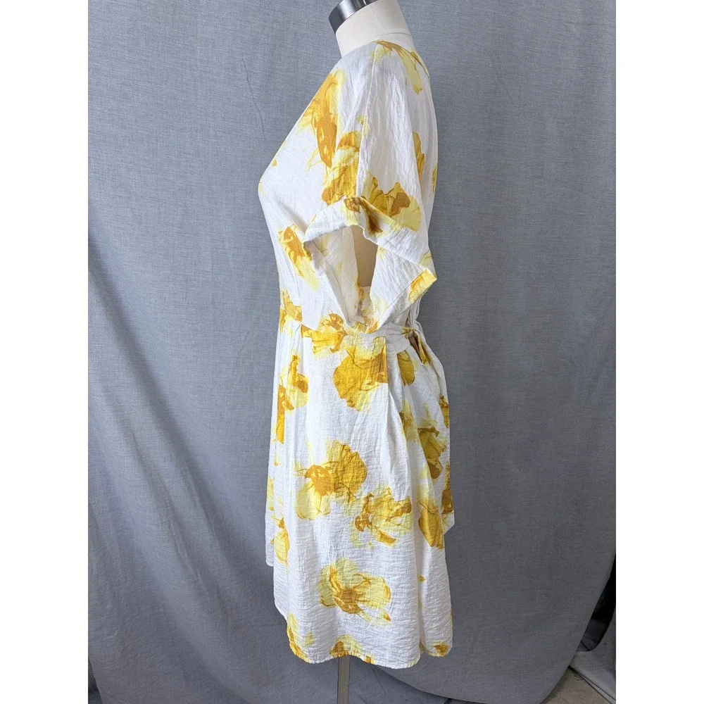 Simply Vera Wang Yellow Floral Rayon Blend‎ Shift Dress White XL Wedding Guest